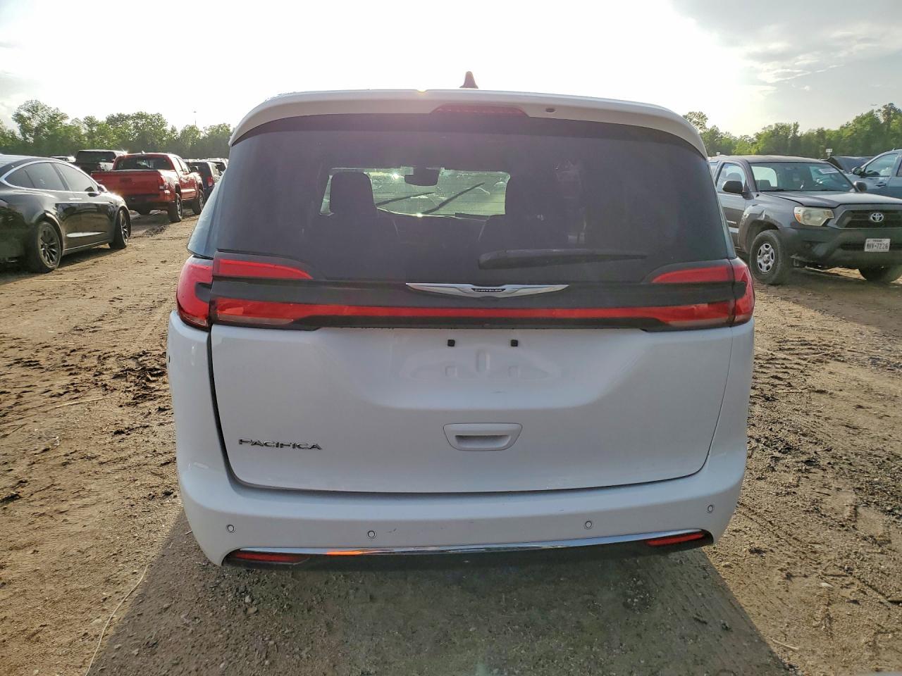 2024 Chrysler Pacifica Touring L - Фото 6