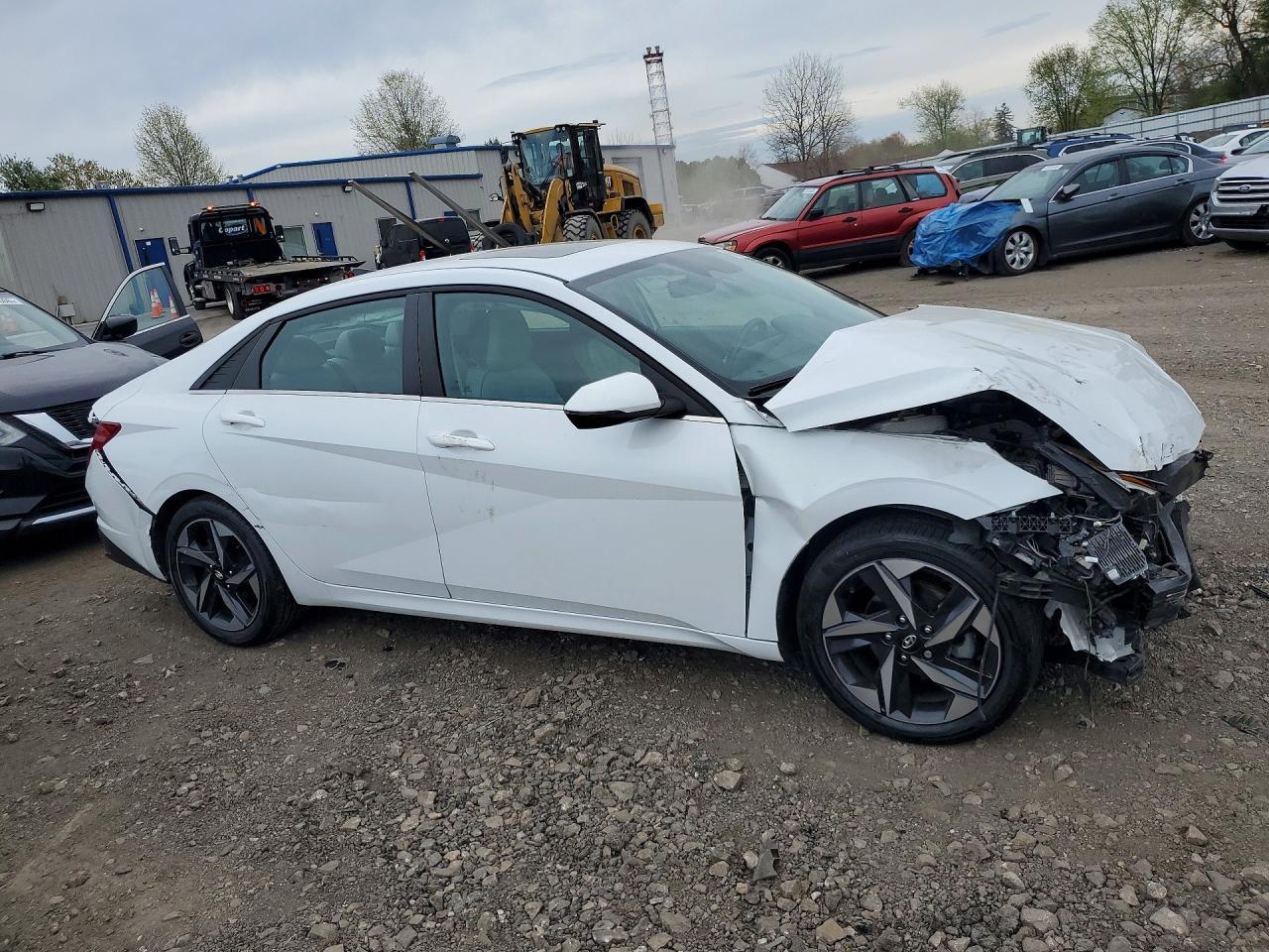 2021 Hyundai Elantra Limited - Фото 4
