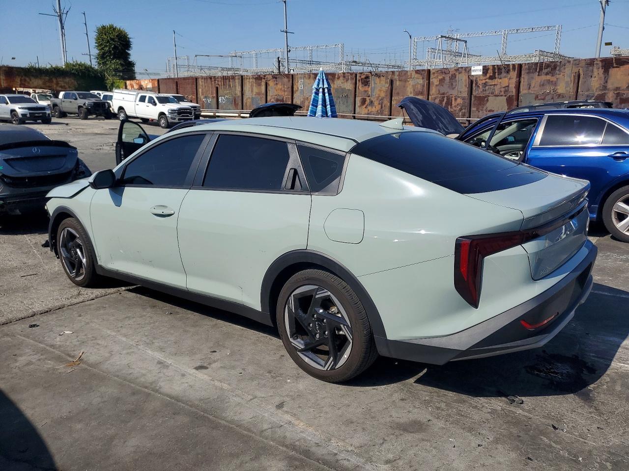2025 Kia K4 Ex - Image 2