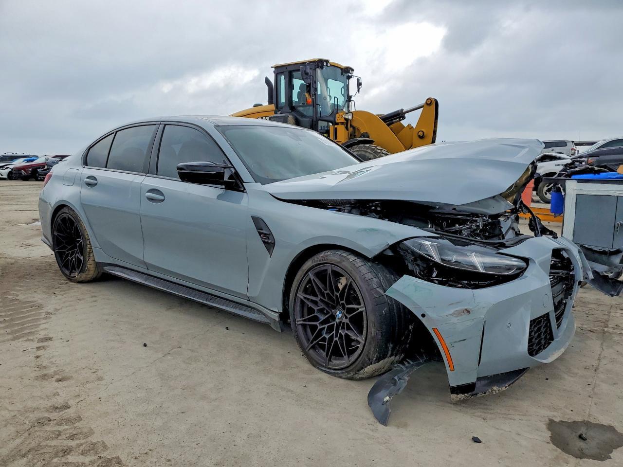 2025 BMW M3 Competition - Фото 4