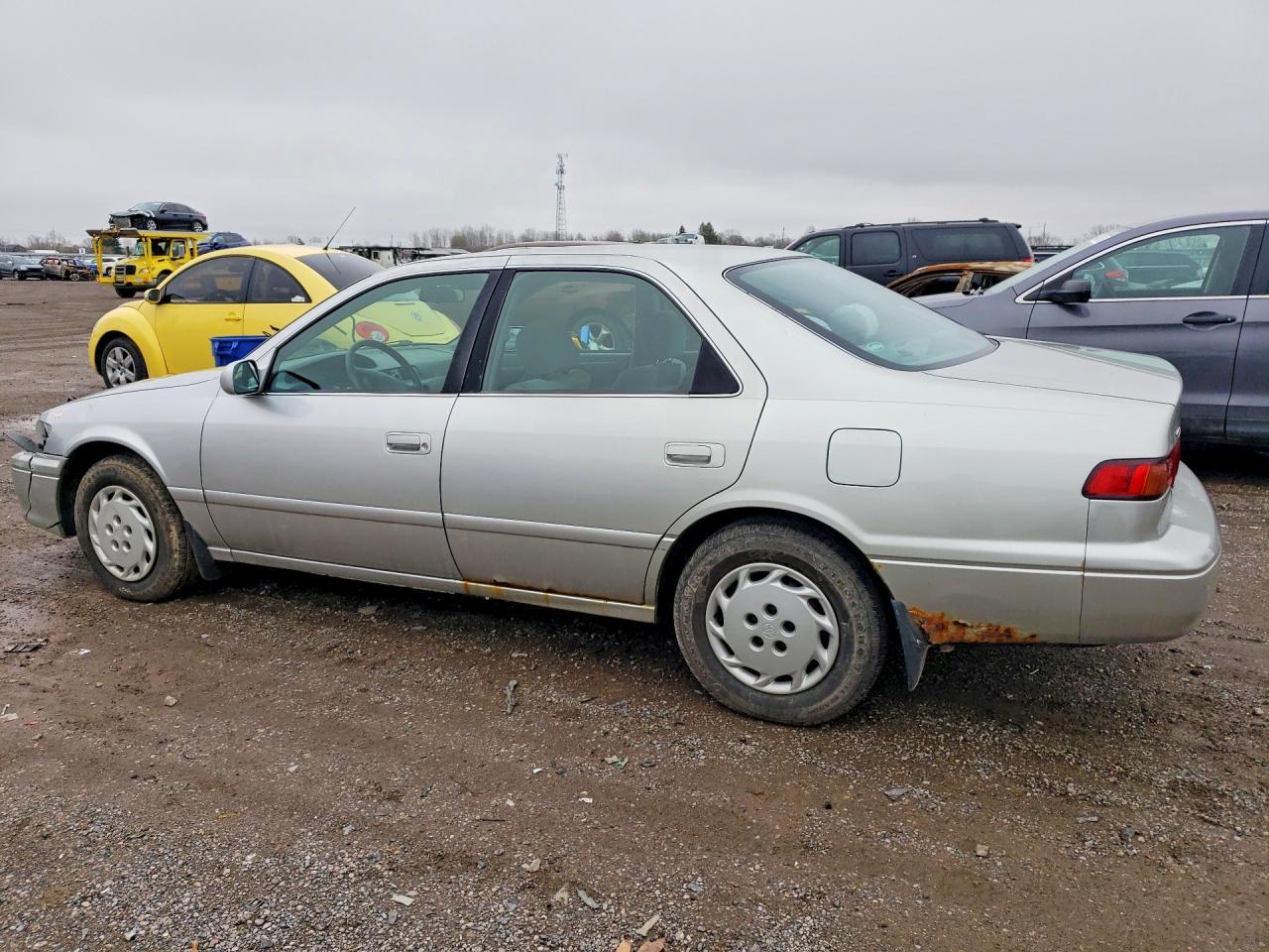 2000 Toyota Camry Ce - Image 2