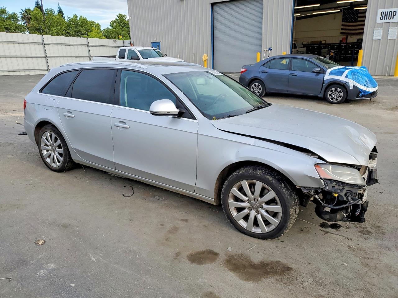 2009 Audi A4 Premium Plus - Фото 4