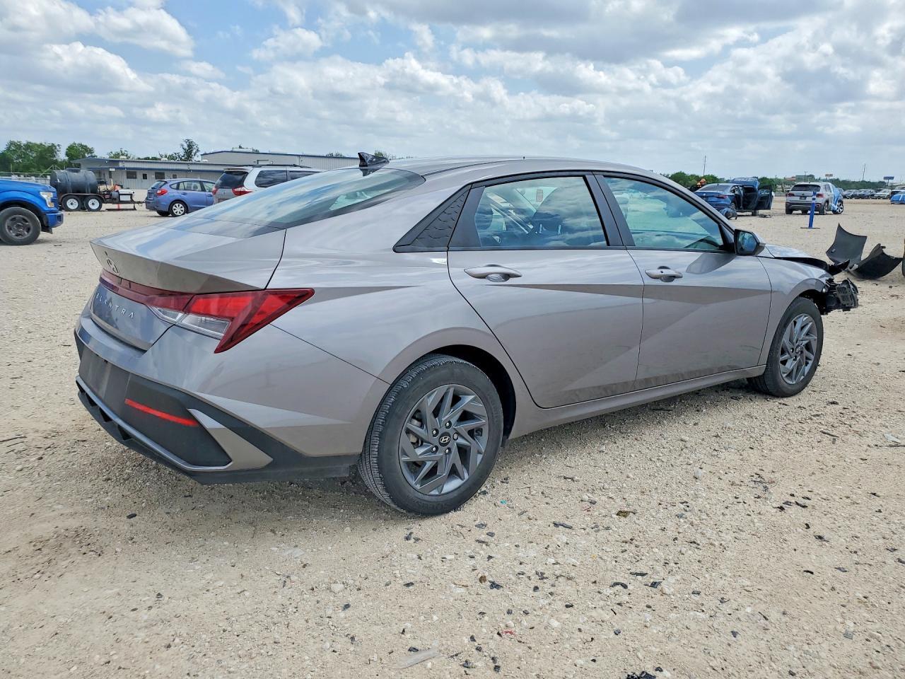 2024 Hyundai Elantra Sel - Фото 3
