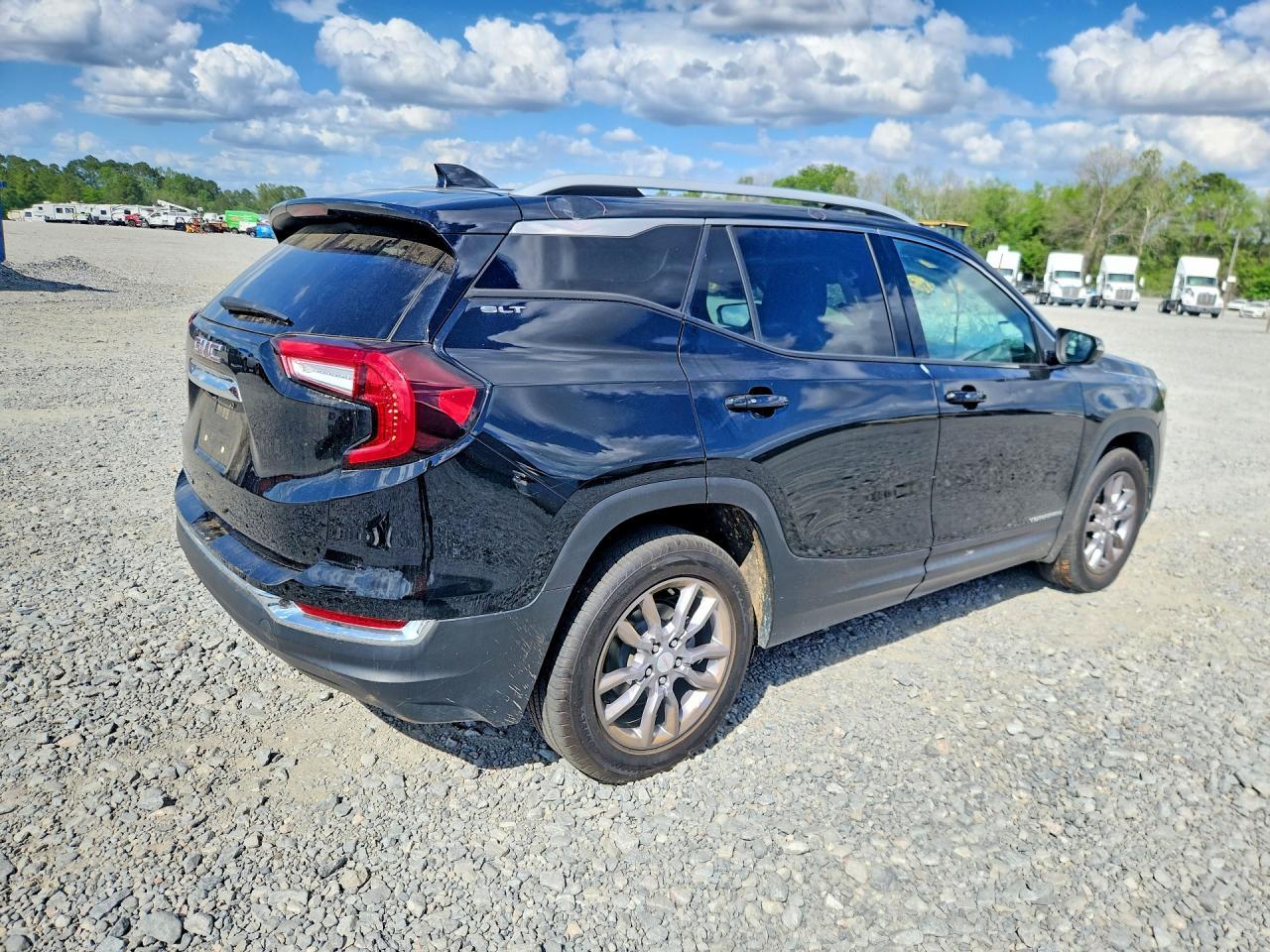 2023 GMC Terrain Slt - Image 3