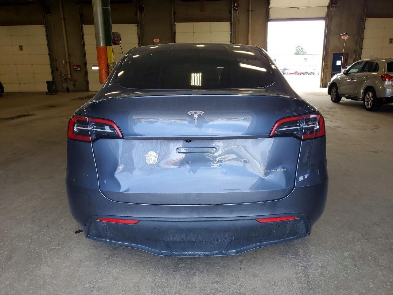 2023 Tesla Model Y - Фото 6