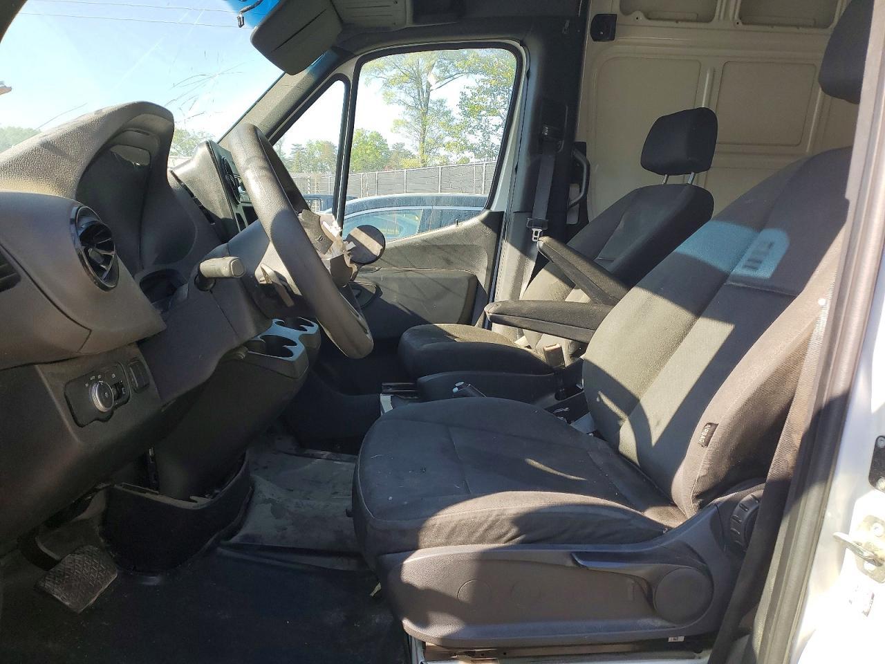 2022 Mercedes-Benz Sprinter 2500 - Фото 7