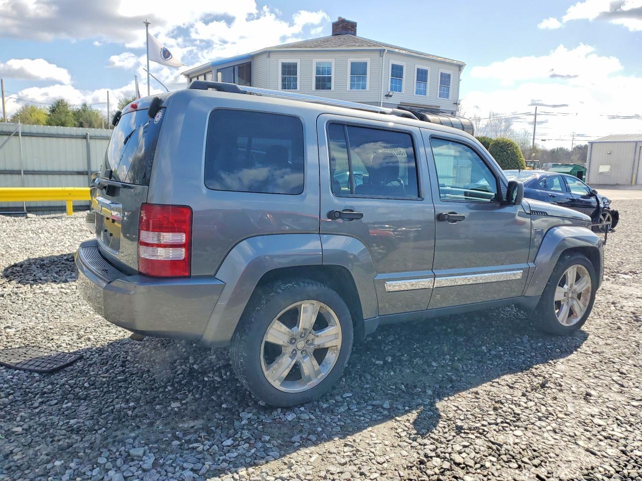 2012 Jeep Liberty - Фото 3