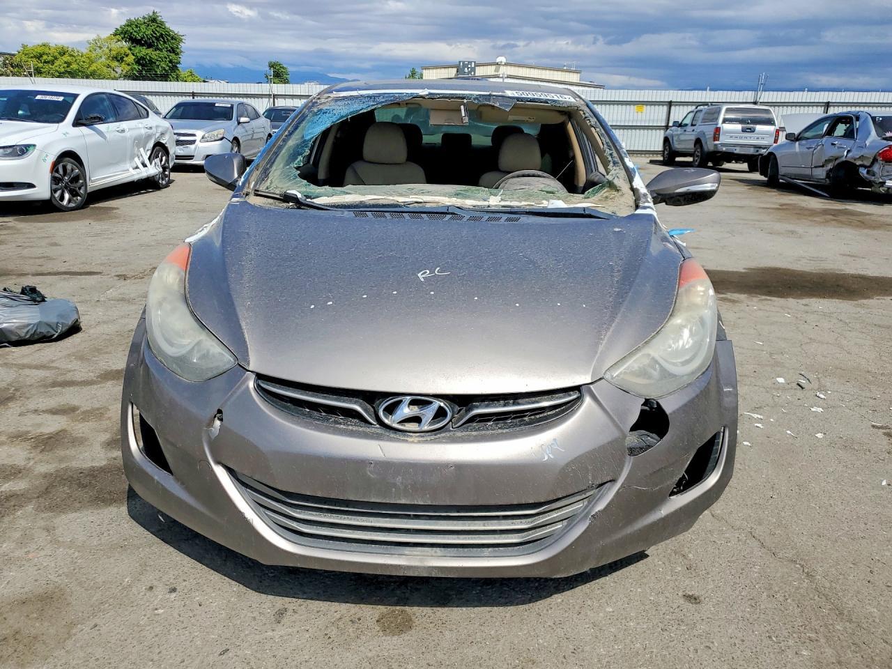 2013 Hyundai Elantra Limited - Image 5