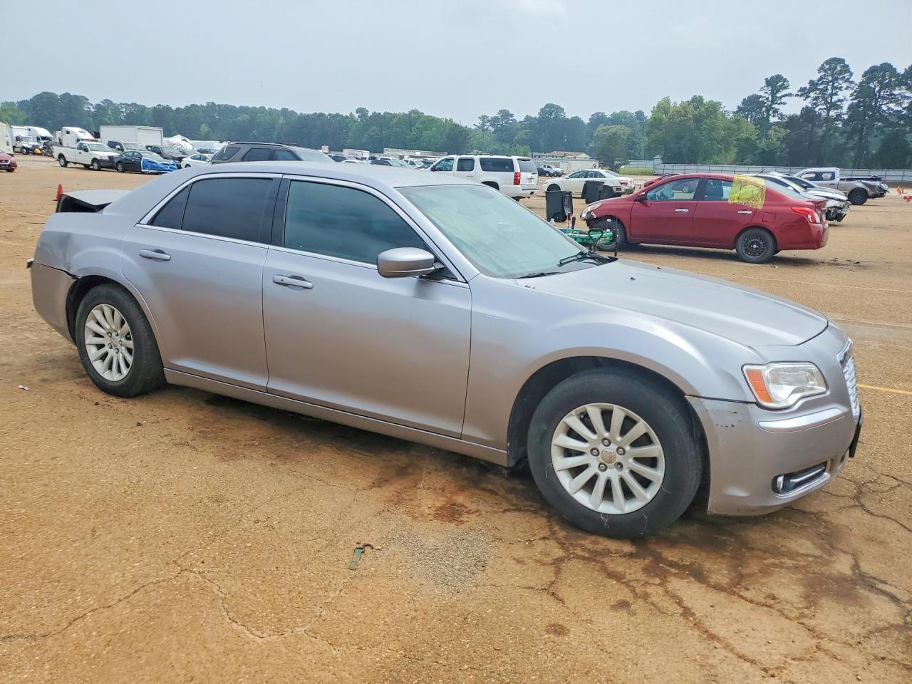 2014 Chrysler 300 - Фото 4