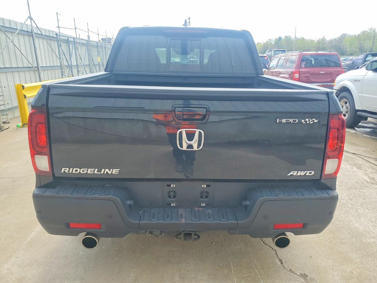 2022 Honda Ridgeline Black Edition - Image 6