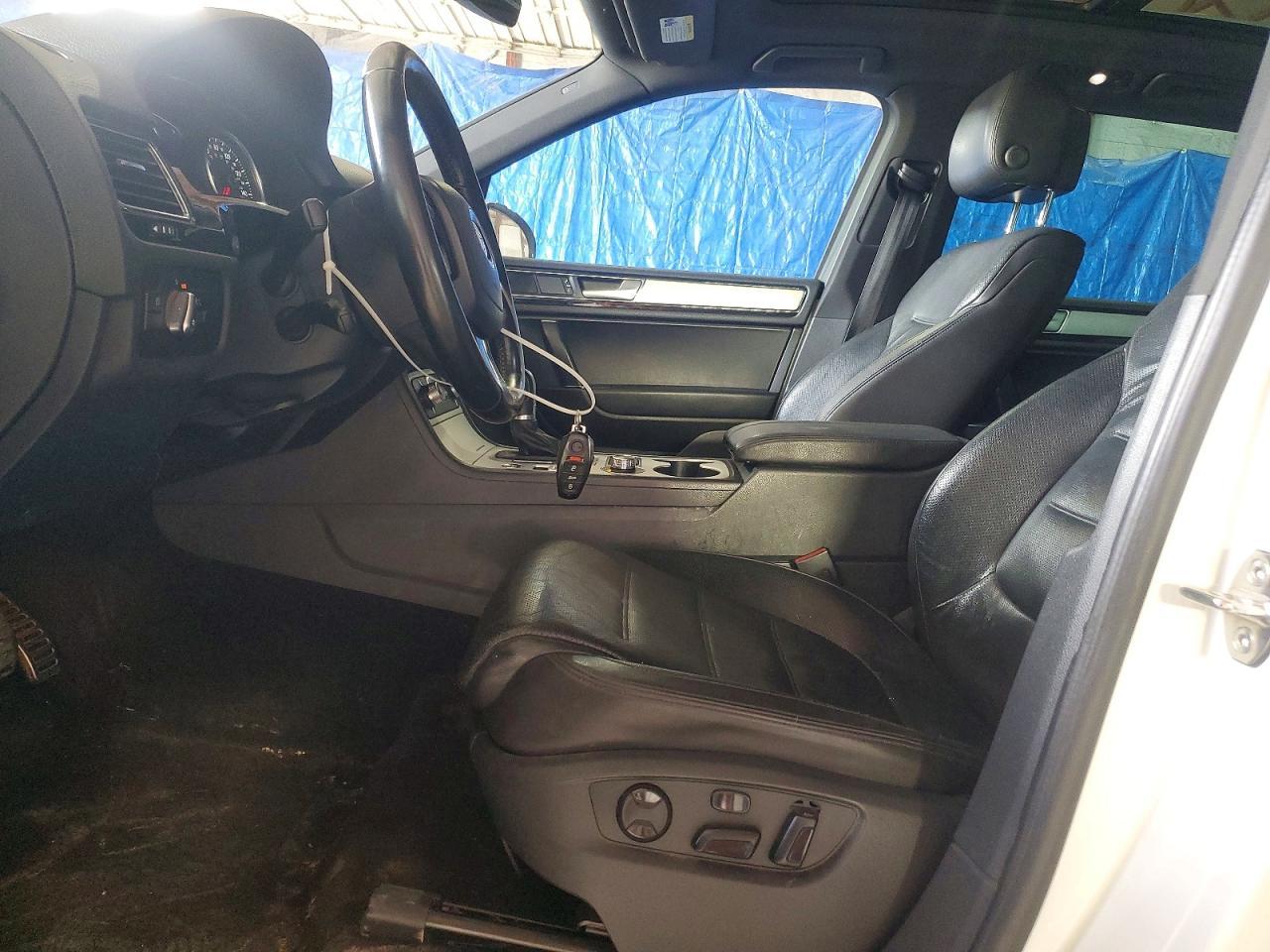 2017 Volkswagen Touareg Wolfsburg - Image 7