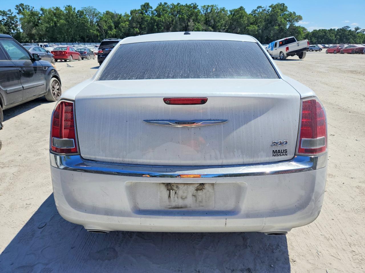 2014 Chrysler 300 - Image 6