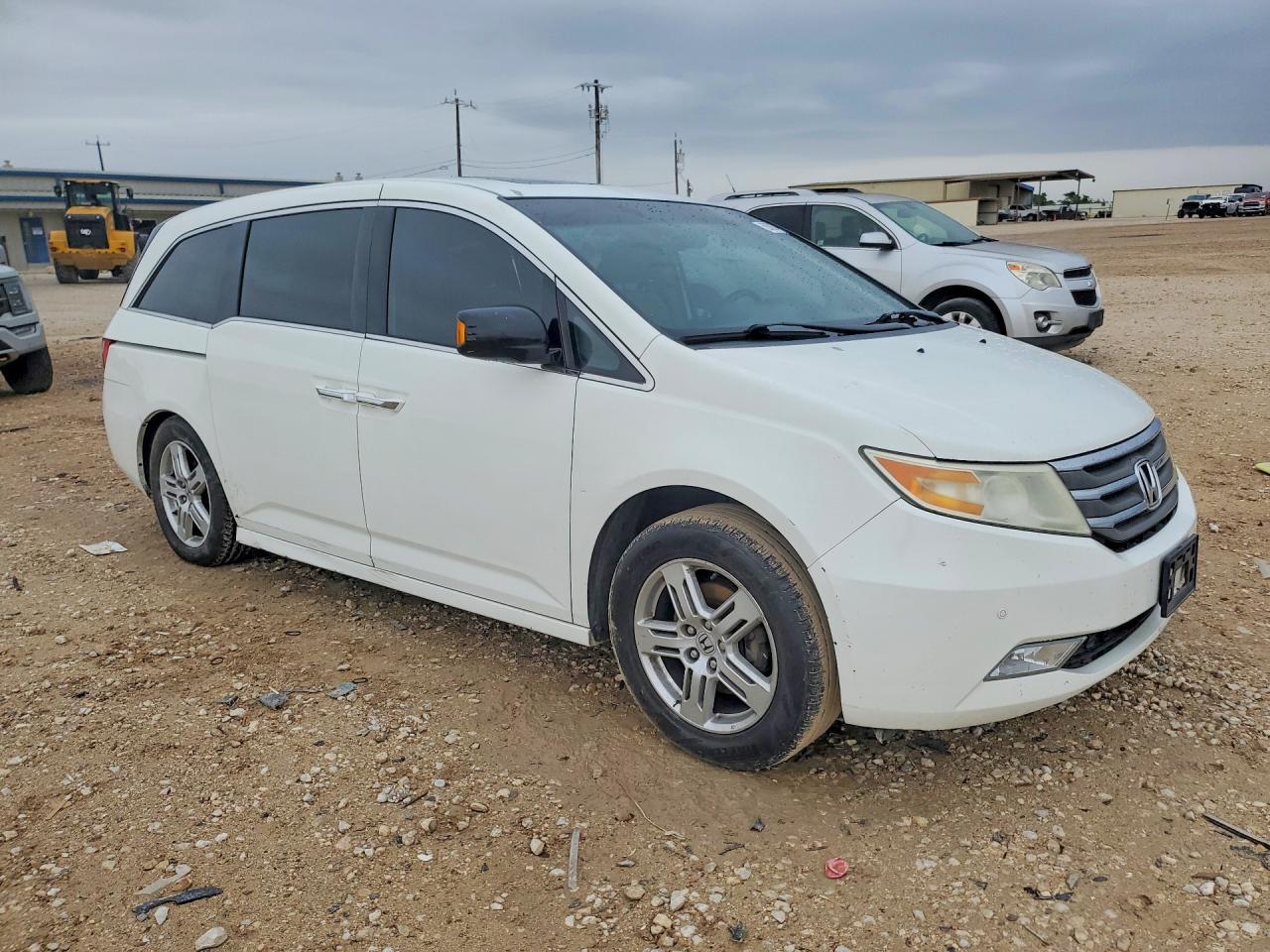 2011 Honda Odyssey Touring - Image 4