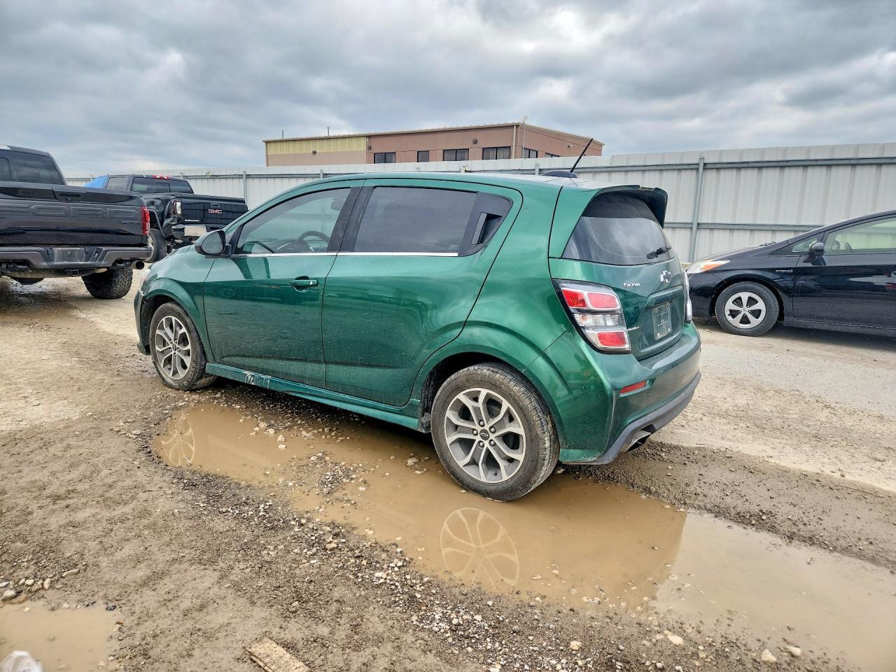 2018 Chevrolet Sonic Lt - Фото 2