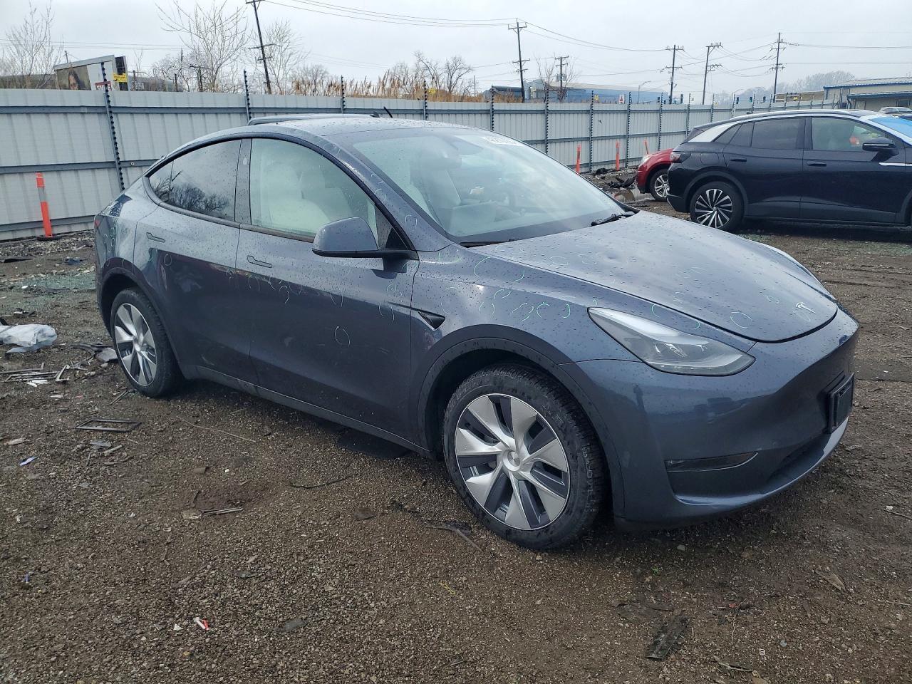 2023 Tesla Model Y - Фото 4
