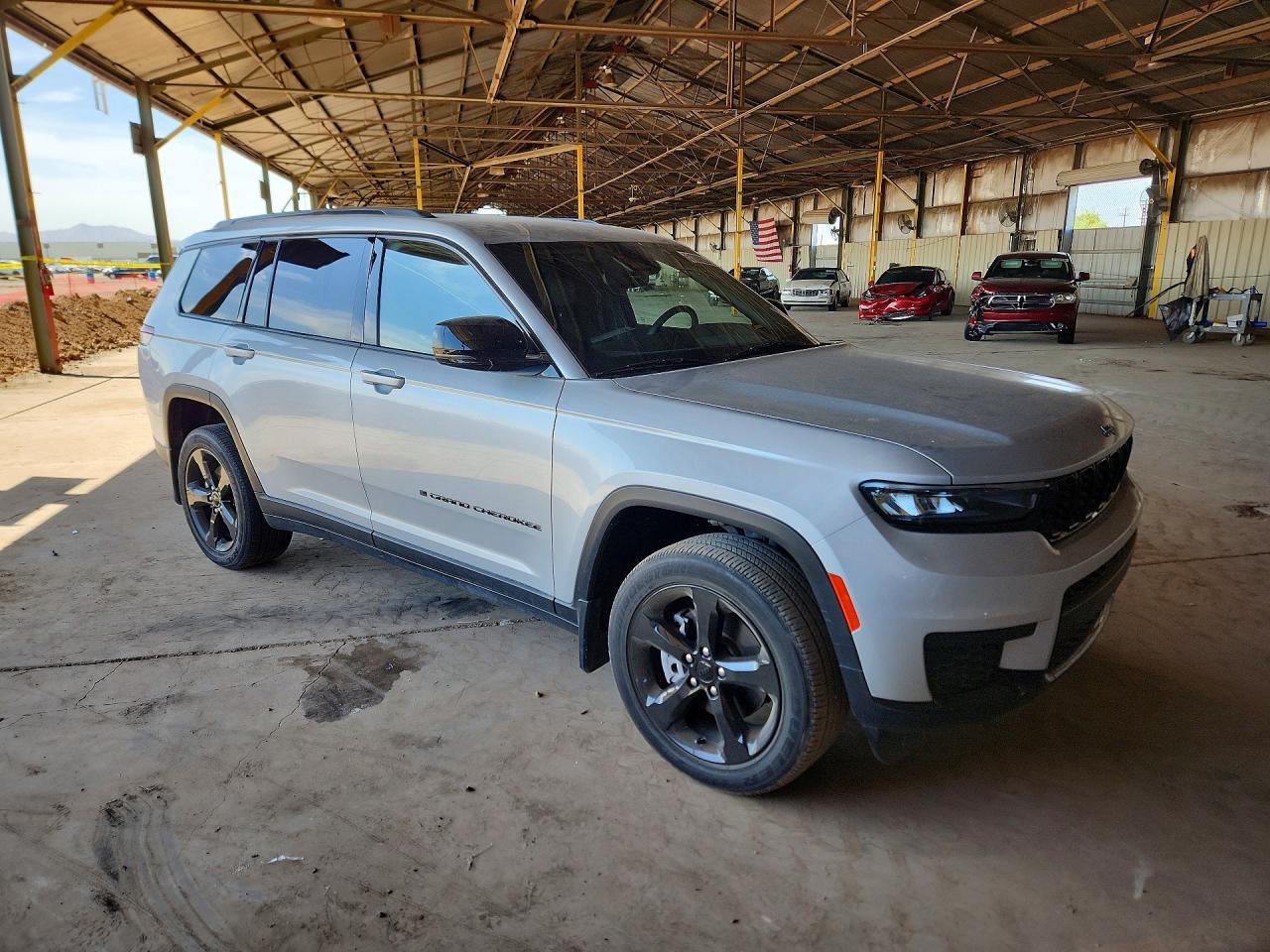 2023 Jeep Grand Cherokee L Laredo - Фото 4