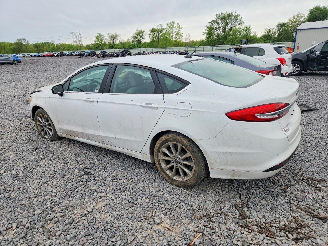 2017 Ford Fusion Se - Image 2
