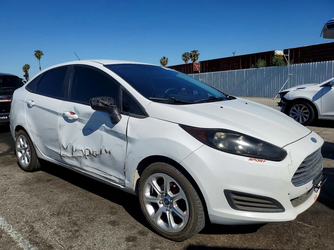 2015 Ford Fiesta S - Фото 4