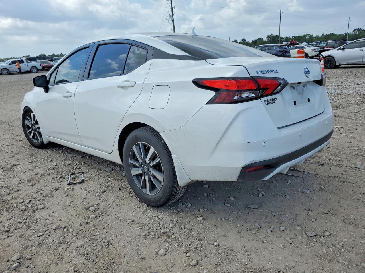 2021 Nissan Versa Sv - Фото 2