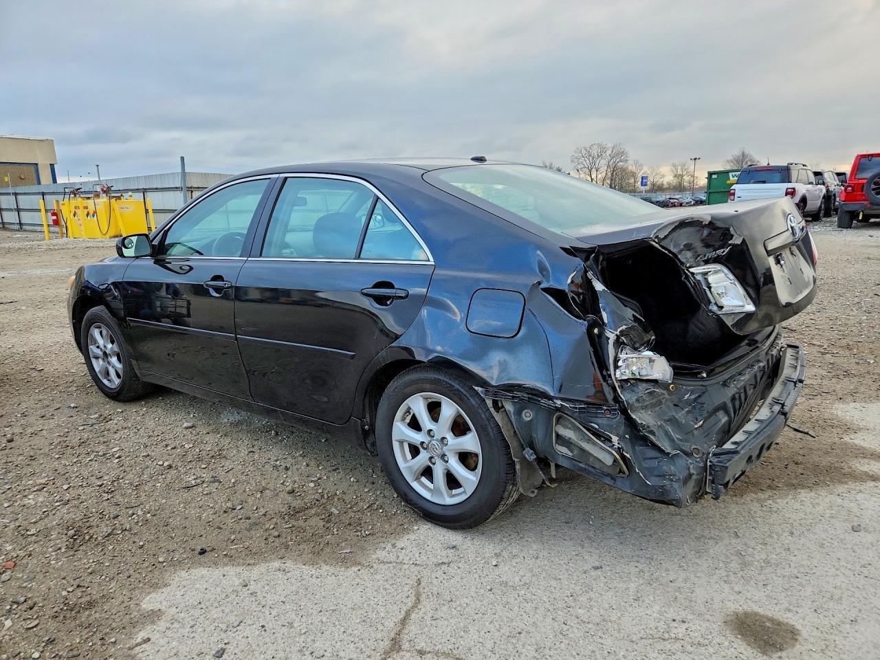 2011 Toyota Camry Le - Image 2