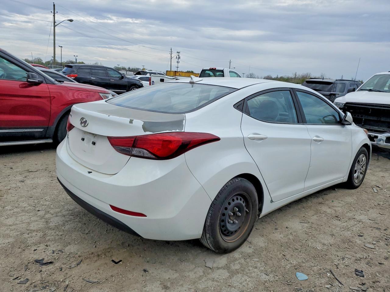 2016 Hyundai Elantra Se - Image 3