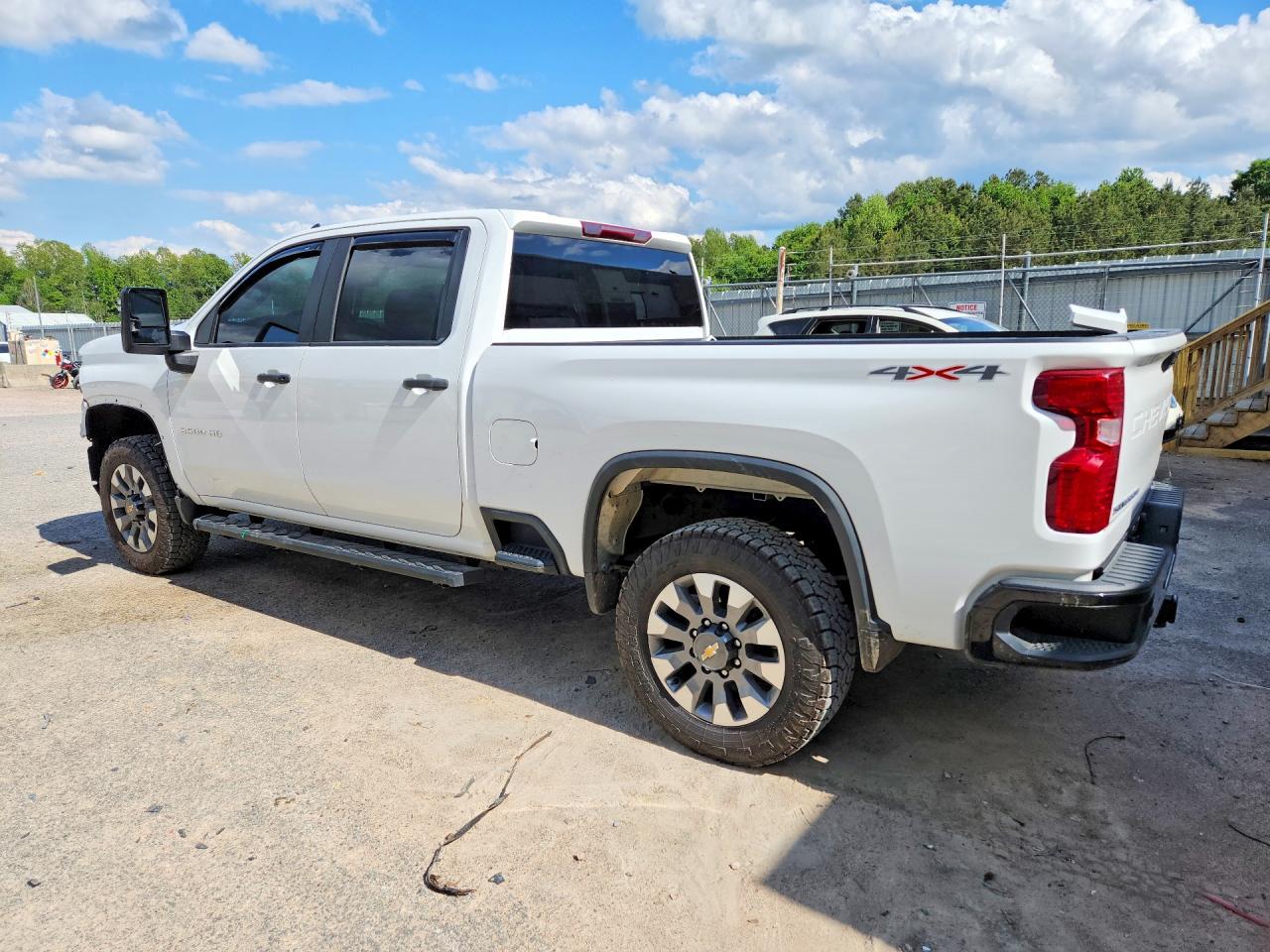 2024 Chevrolet Silverado K2500 Custom - Фото 2