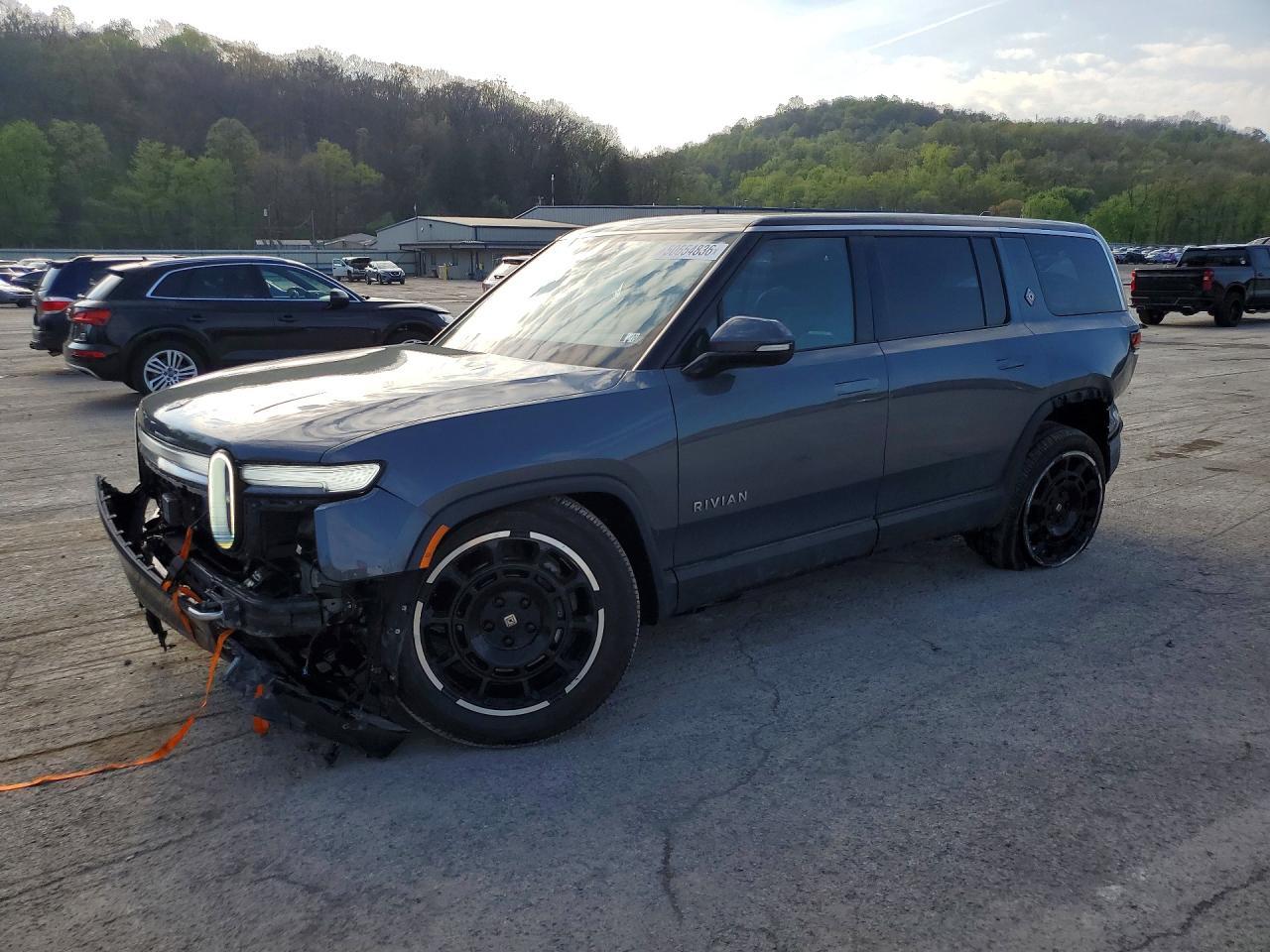 2025 Rivian R1S Adventure