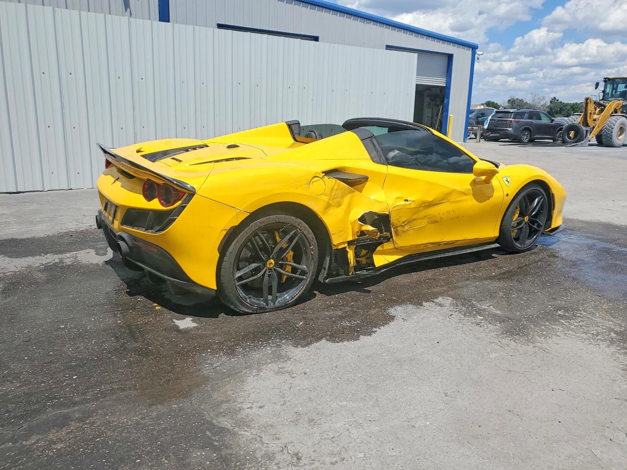 2021 Ferrari F8 Spider - Фото 3