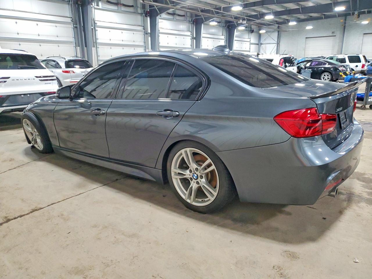 2016 BMW 340 Xi - Фото 2