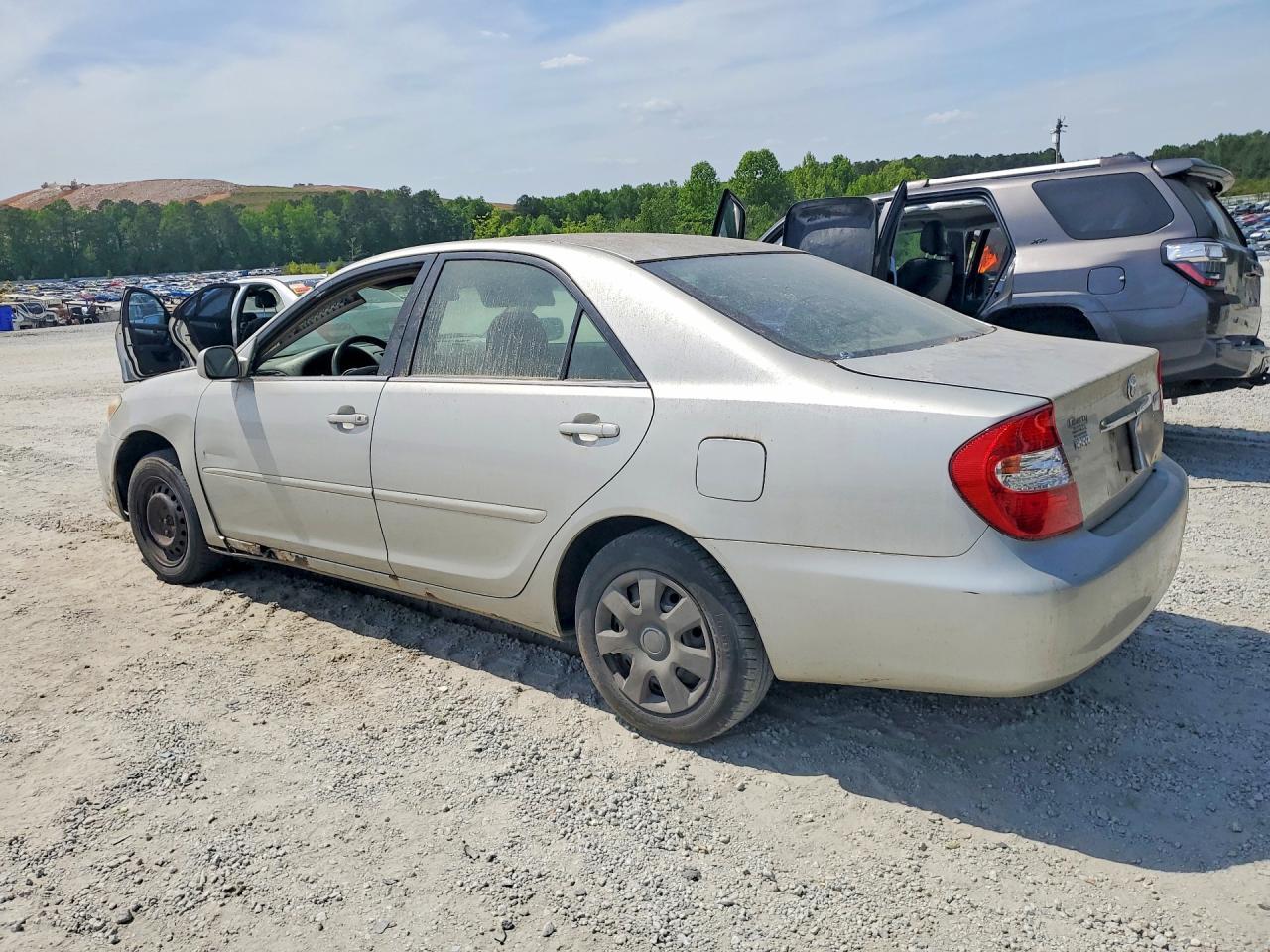 2003 Toyota Camry Le - Image 2