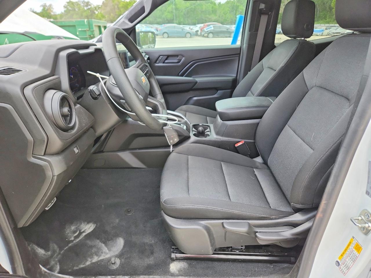 2025 Chevrolet Colorado - Image 7