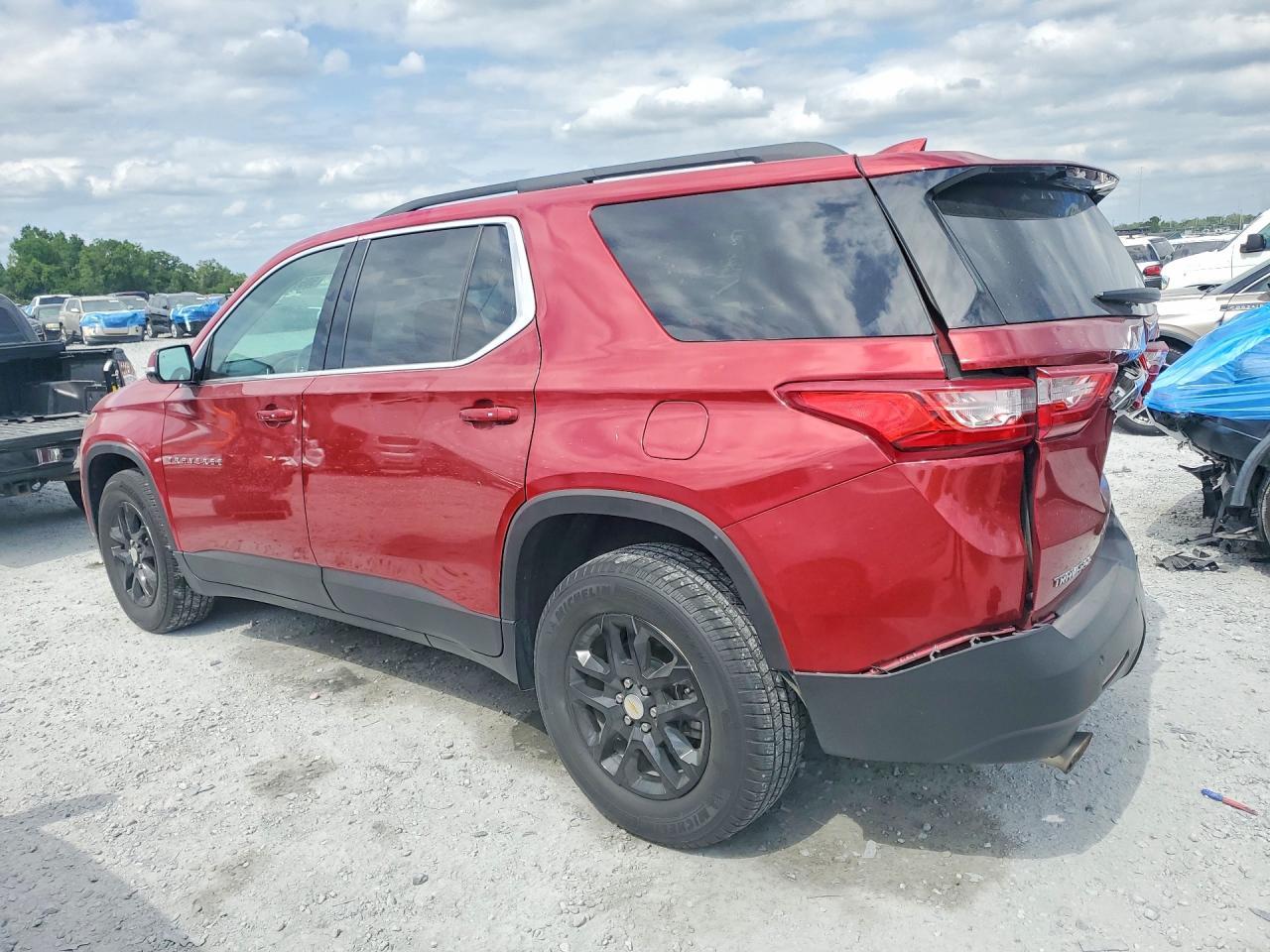 2020 Chevrolet Traverse Lt - Image 2