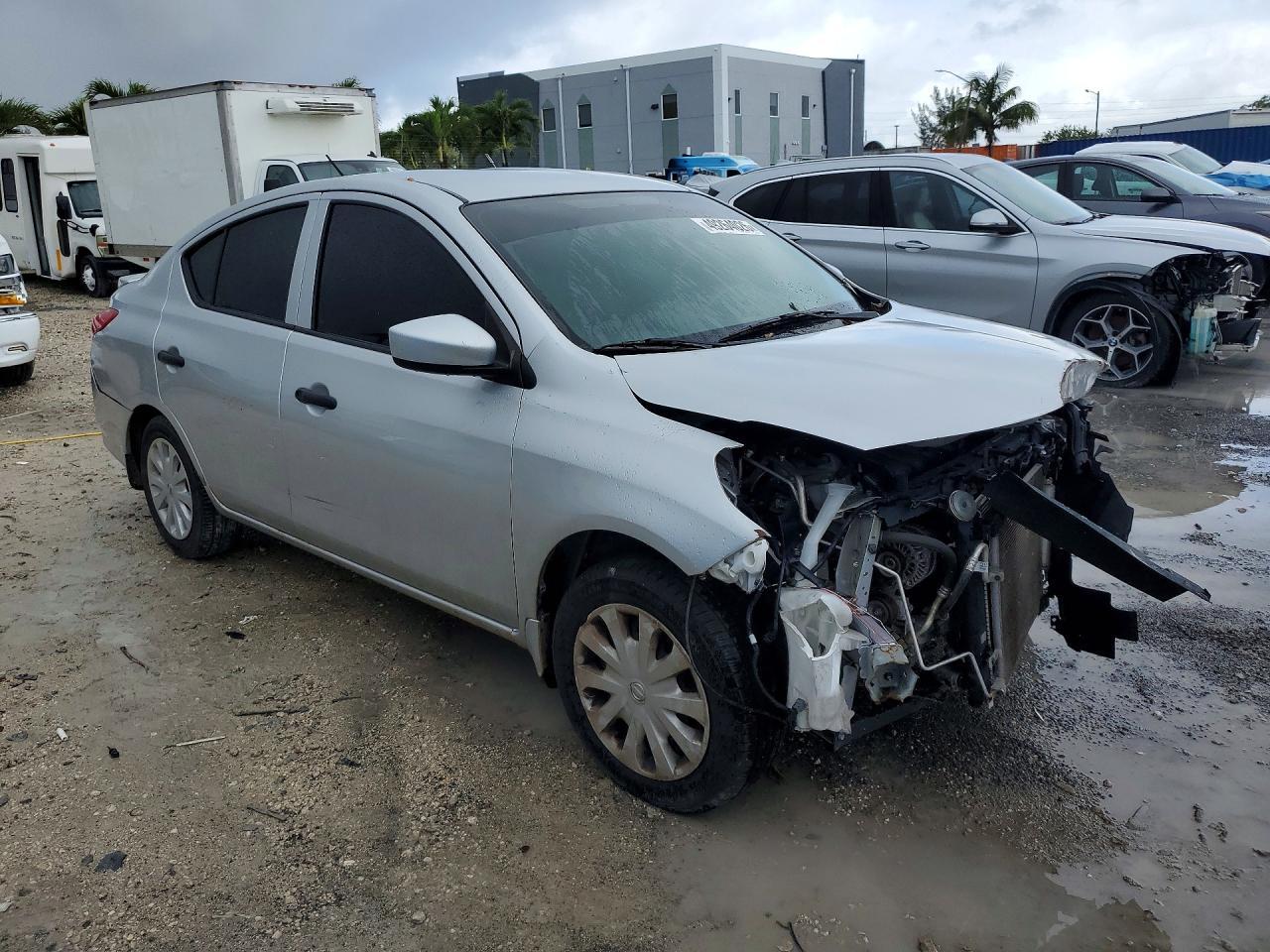 2018 Nissan Versa S Plus - Фото 4