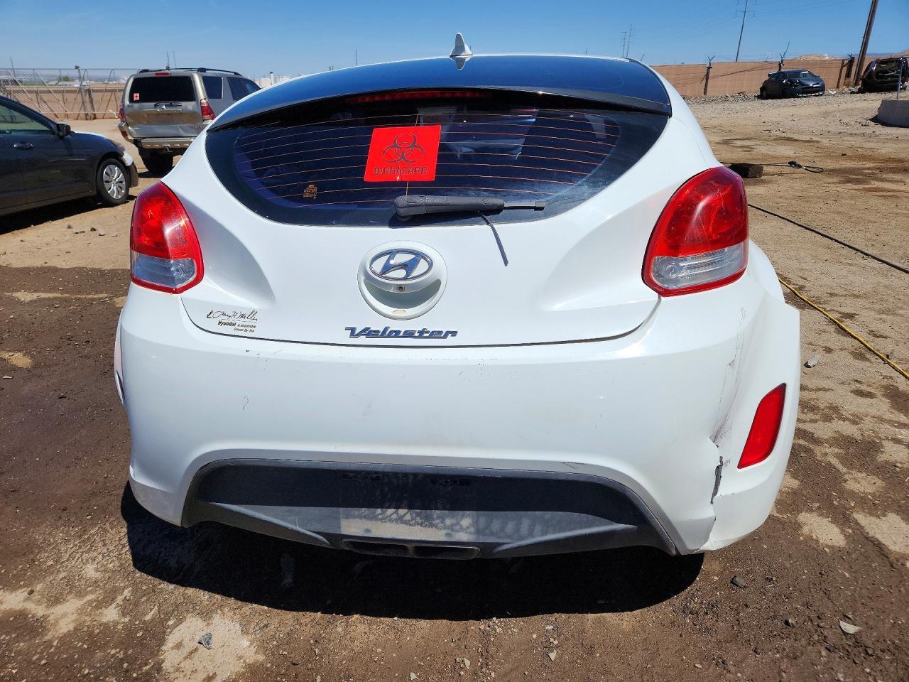 2016 Hyundai Veloster Base - Фото 6