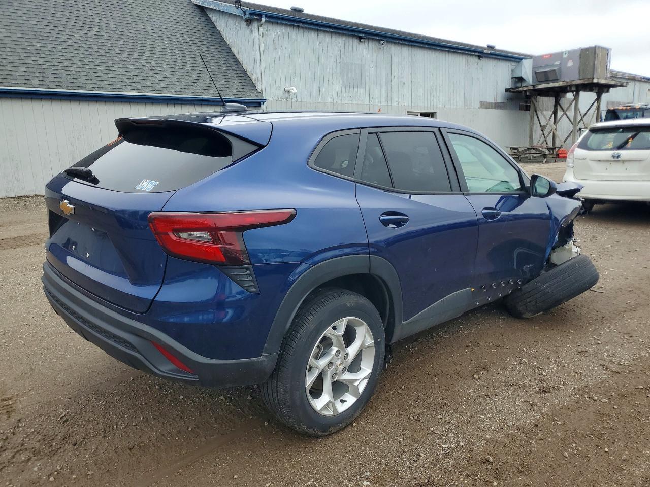 2024 Chevrolet Trax Ls - Image 3