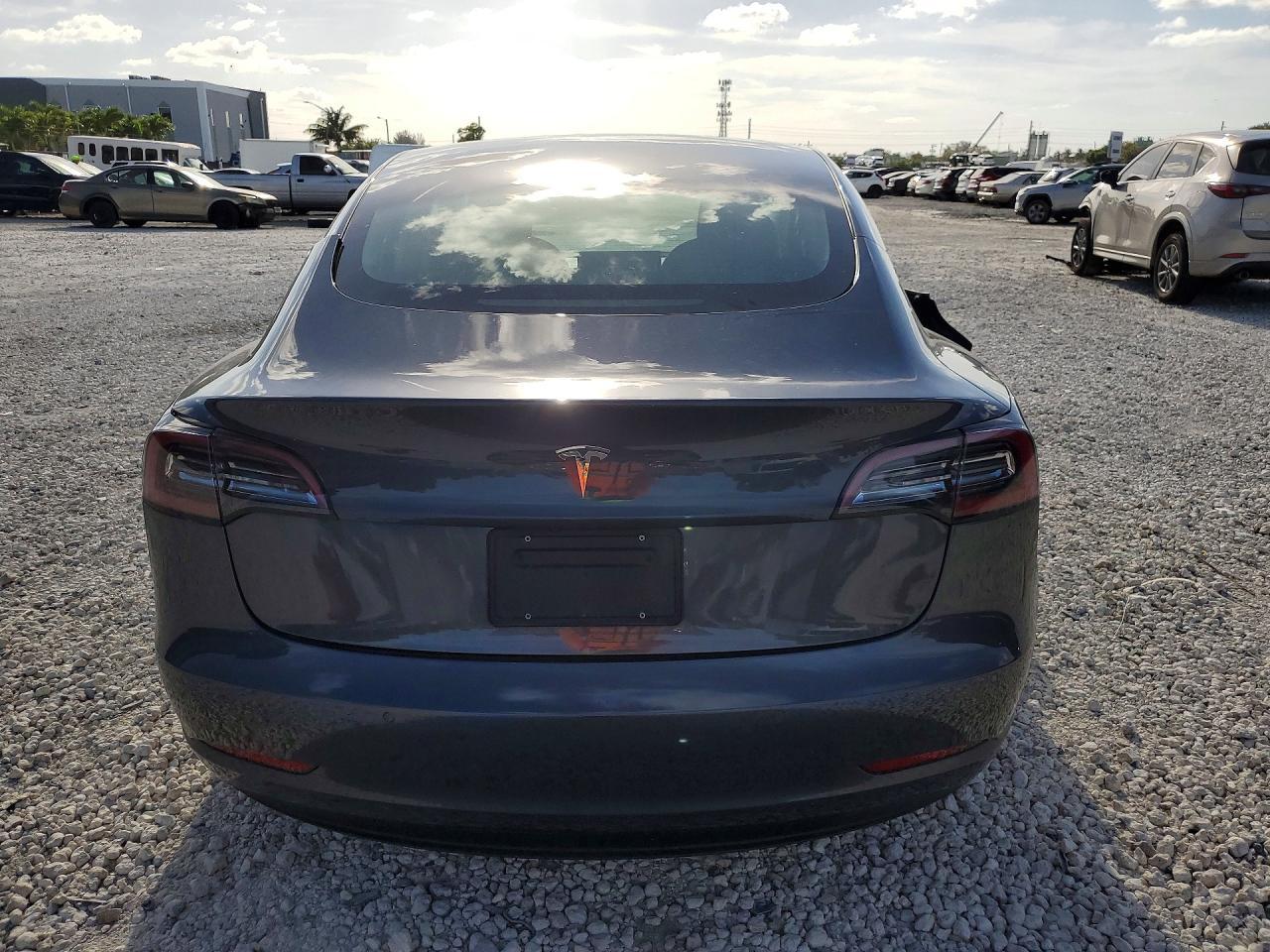 2021 Tesla Model 3 - Фото 6