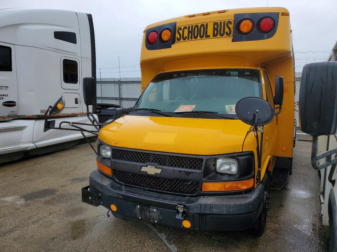 2012 Collins Express G3 - School Bus - Фото 2