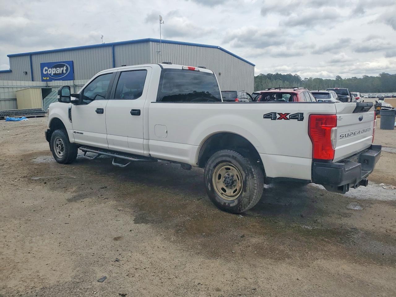 2020 Ford F250 Super Duty - Image 2