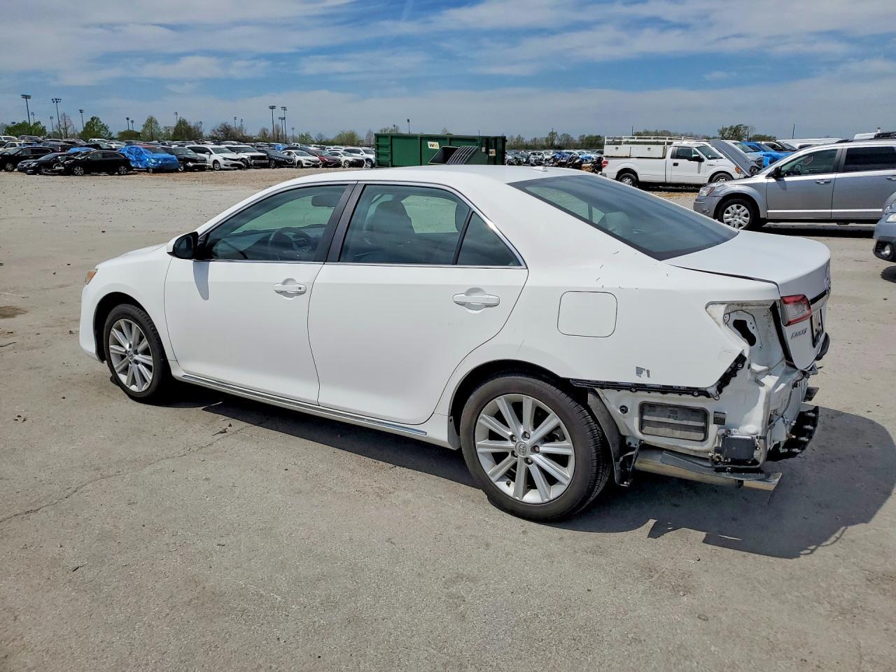 2014 Toyota Camry Xle V6 - Image 2