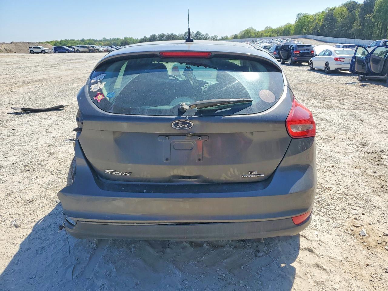 2015 Ford Focus Se - Image 6