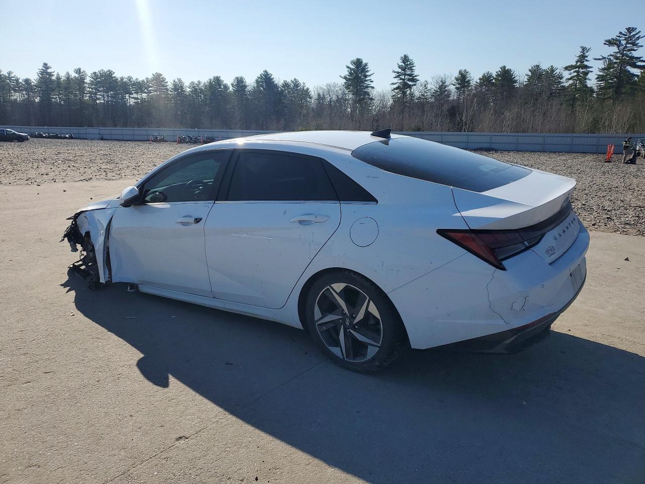 2021 Hyundai Elantra Limited - Image 2