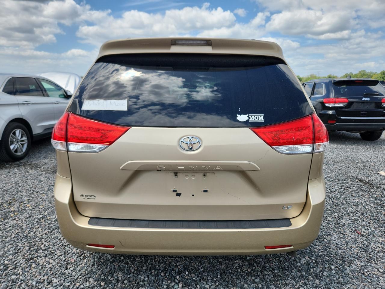 2012 Toyota Sienna Le - Фото 6