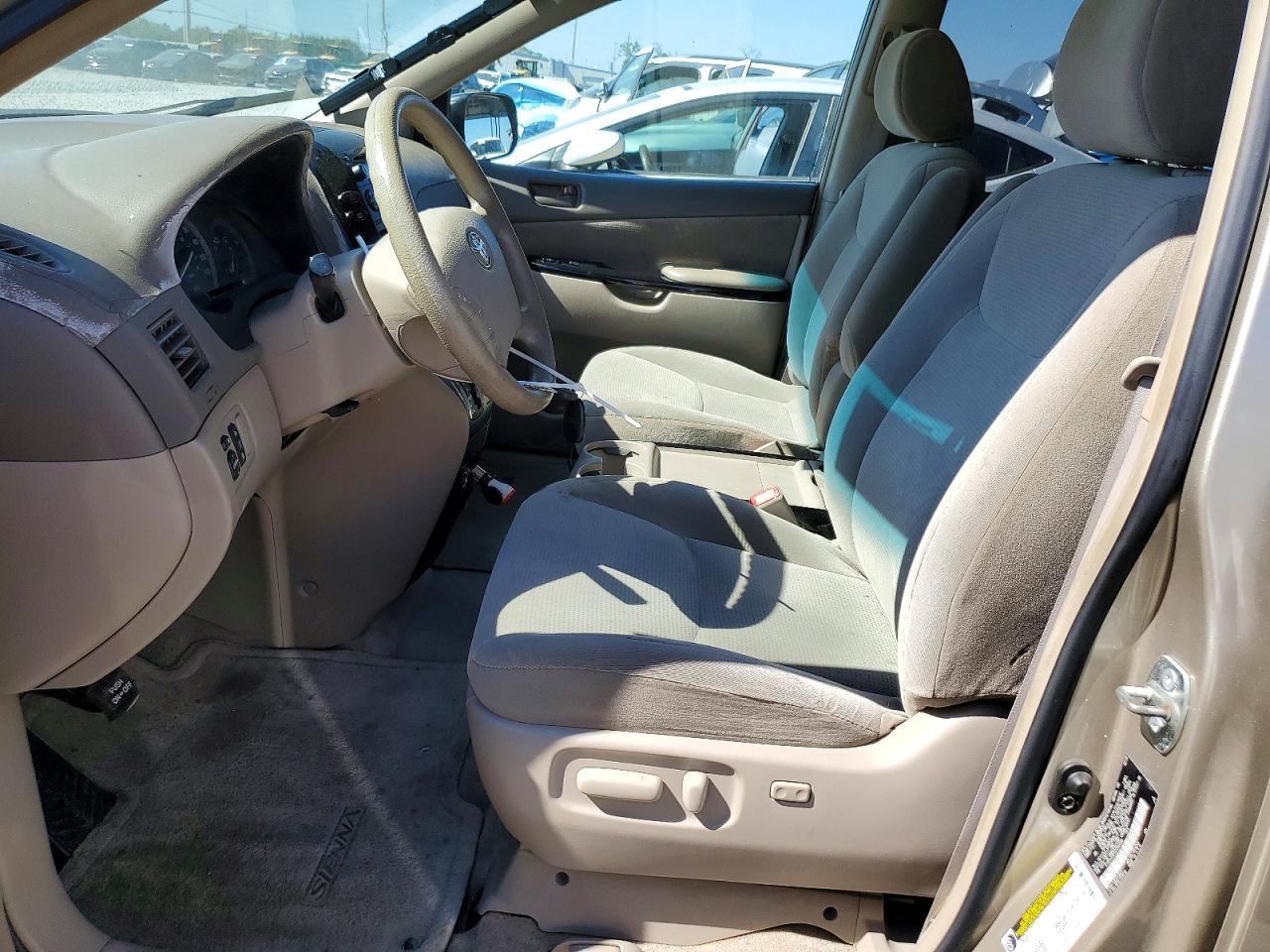 2005 Toyota Sienna Le 7 Passenger - Image 7