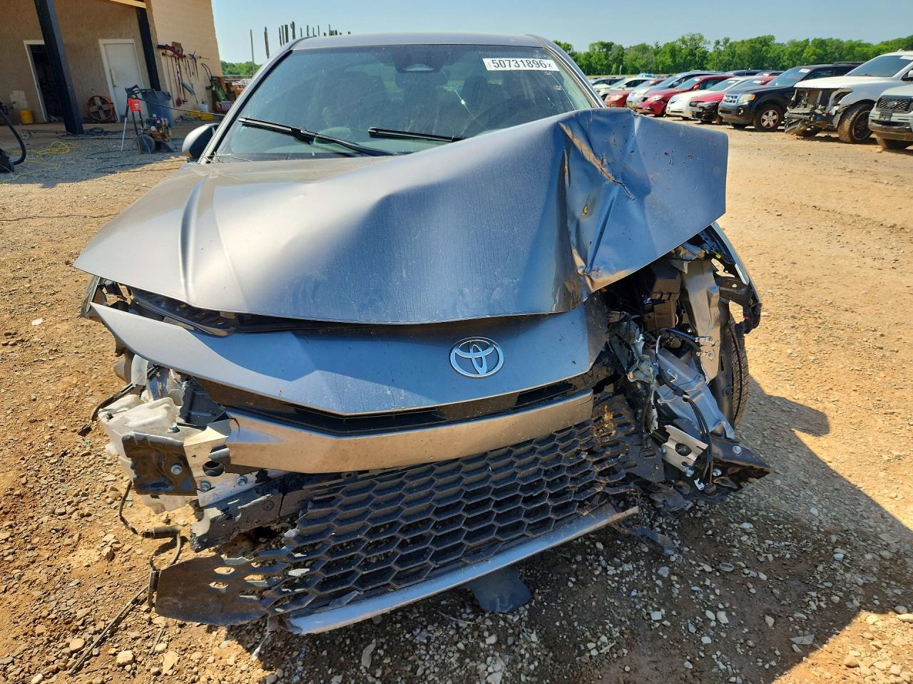2025 Toyota Camry Se - Image 5