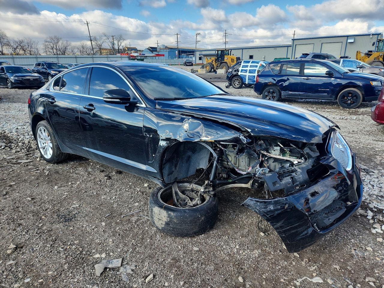 2015 Jaguar Xf 2.0T Premium - Фото 4