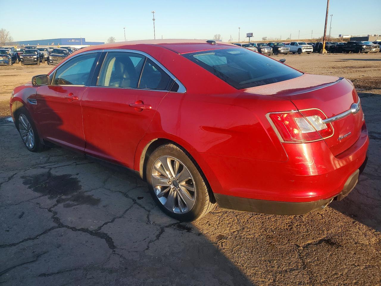 2011 Ford Taurus Limited - Фото 2