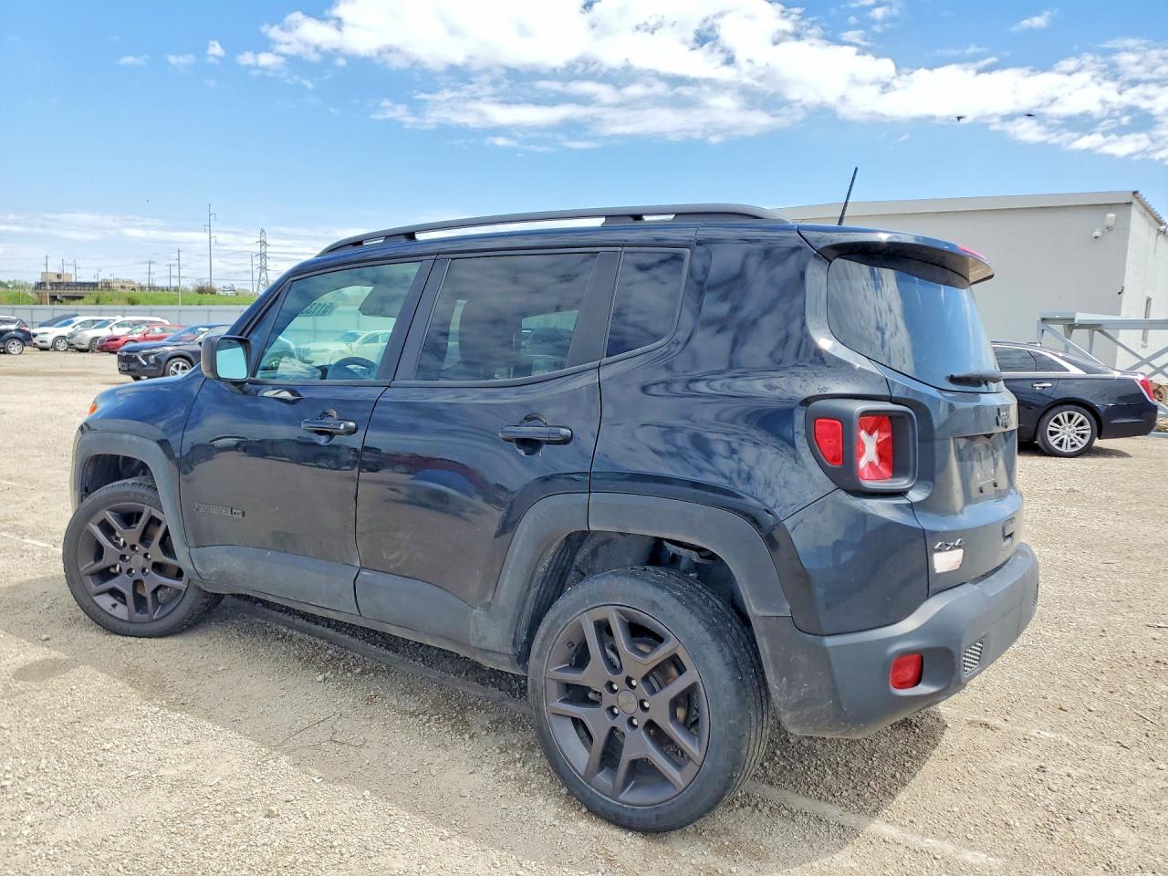2021 Jeep Renegade Latitude - Image 2