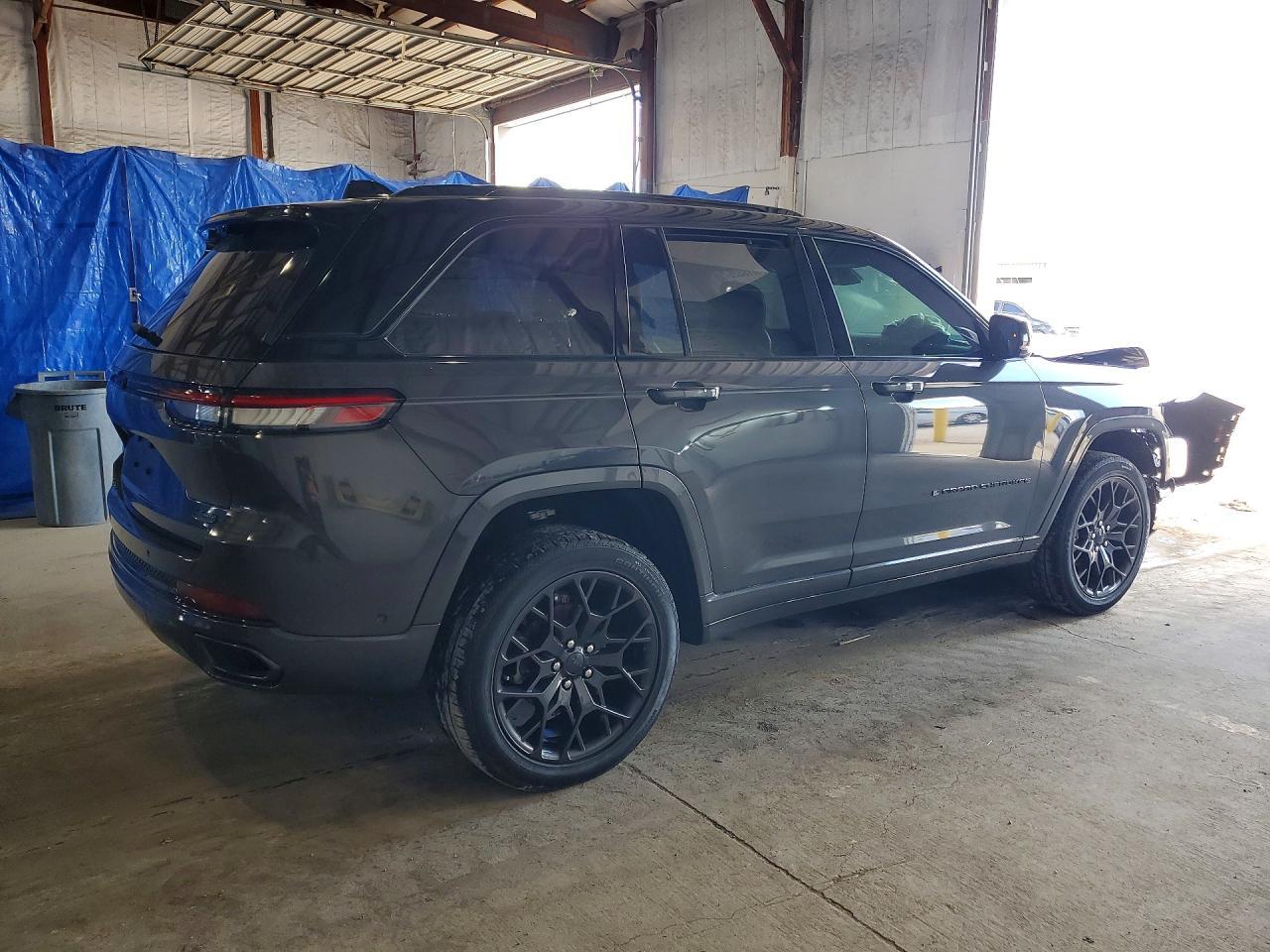 2025 Jeep Grand Cherokee Summit - Фото 3