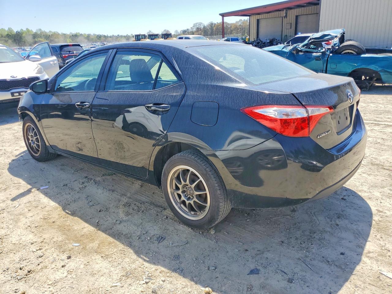 2016 Toyota Corolla Le - Image 2