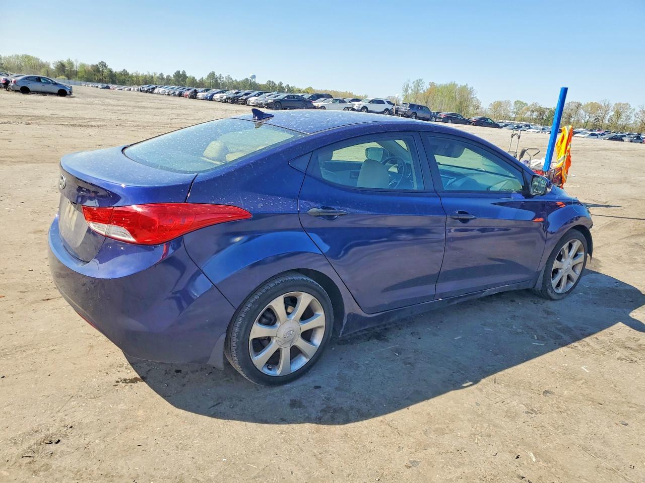 2013 Hyundai Elantra Limited - Image 3